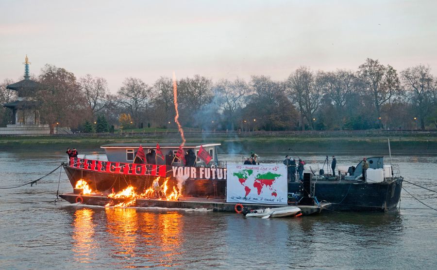 When-Joe-Corré-set-fire-to-the-5million-history-of-punk